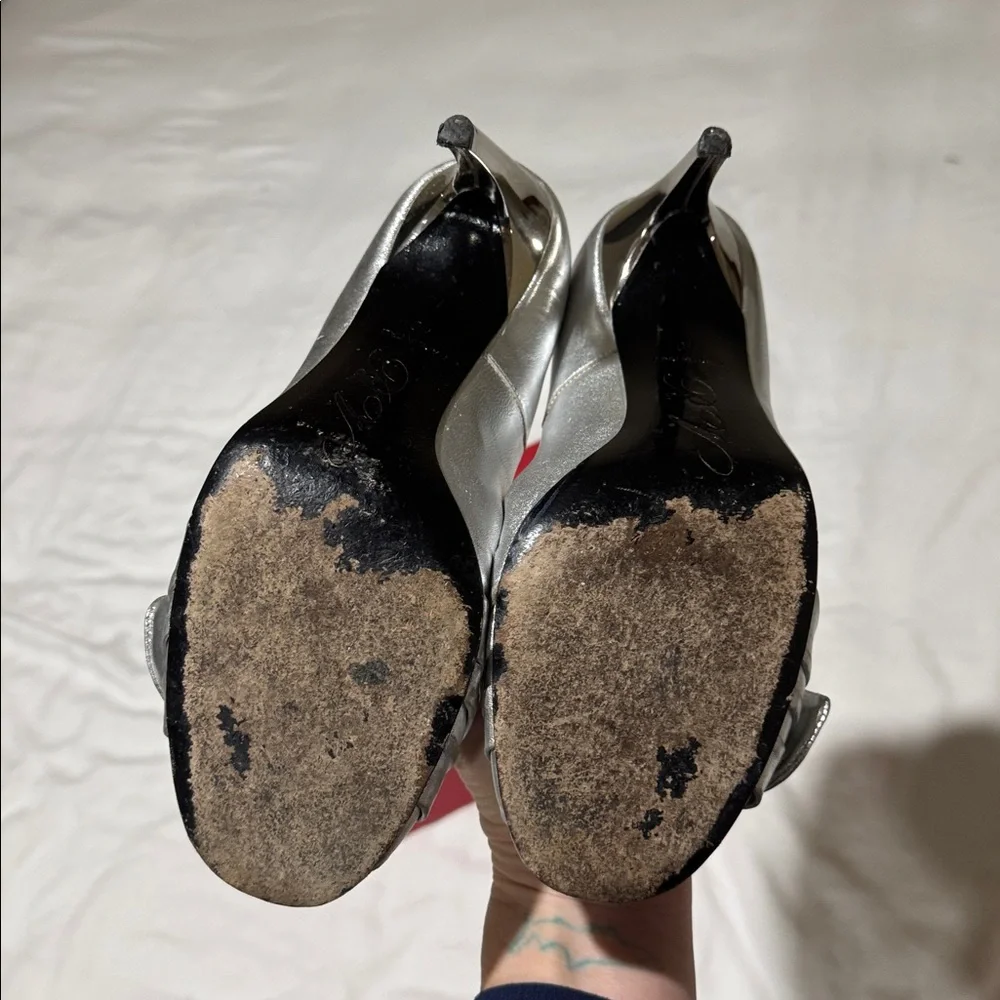 Roger Vivier Metallic Silver Heels with Buckle - Picture 7 of 10